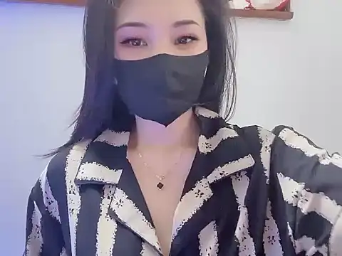 Snapshot of Annie_Nie chatting on 07/17/26, 08:32 Annie Nie online show from 07/17/26, 08:32