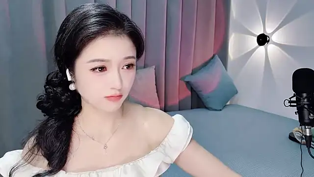 Snapshot of Momo-Wow chatting on 07/08/26, 06:29 Momo-Wow online show from 07/08/26, 06:29