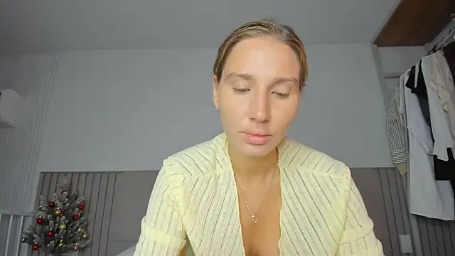 SofiClimbing online show from 12/17/25, 03:01