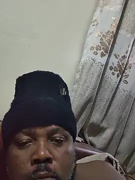 Snapshot of bloe101 chatting on 07/09/26, 01:53 bloe101 online show from 07/09/26, 01:53