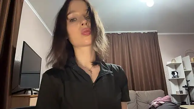 Snapshot of mivique chatting on 06/14/26, 11:07 mivique online show from 06/14/26, 11:07