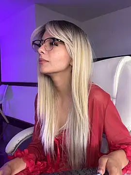 Snapshot of Peytongh_ chatting on 06/15/26, 07:27 Peytongh online show from 06/15/26, 07:27