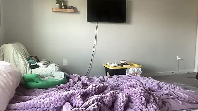 maddiliz online show from 12/17/25, 06:14