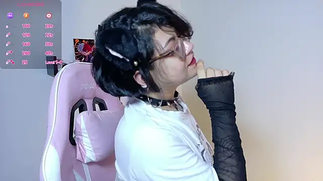 Snapshot of Meow_cat4 chatting on 06/14/26, 08:00 Meow cat4 online show from 06/14/26, 08:00