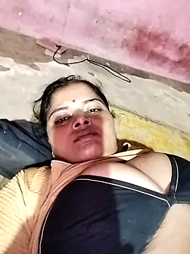 Snapshot of HOpooja356l chatting on 06/27/26, 01:43 HOpooja356l online show from 06/27/26, 01:43