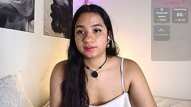 Snapshot of thepeach_ chatting on 08/05/26, 07:28 thepeach online show from 08/05/26, 07:28