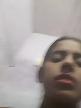 Snapshot of Saloni-Tyagi chatting on 06/26/26, 05:17 Saloni-Tyagi online show from 06/26/26, 05:17
