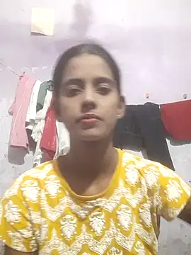 Snapshot of Saloni-Tyagi chatting on 07/17/26, 05:07 Saloni-Tyagi online show from 07/17/26, 05:07