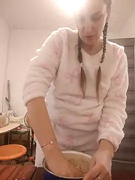 Yevgeshka-Milashka online show from 11/28/25, 03:25