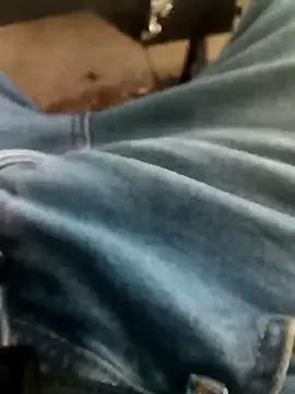 Snapshot of Singlemaleforcouples chatting on 12/18/24, 09:14 Singlemaleforcouples online show from 12/18/24, 09:14