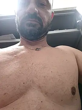 Snapshot of francesc80 chatting on 06/09/26, 02:39 francesc80 online show from 06/09/26, 02:39