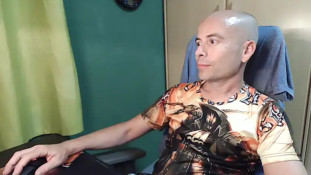 Snapshot of Golfo-83 chatting on 06/02/26, 08:55 Golfo-83 online show from 06/02/26, 08:55