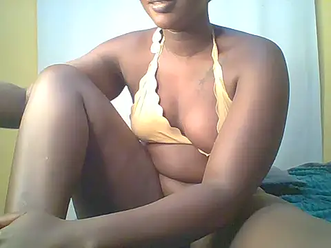 Snapshot of laura_9394 chatting on 06/08/26, 02:12 laura 9394 online show from 06/08/26, 02:12