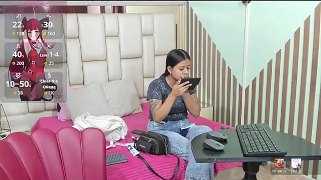 Snapshot of KatANDfer chatting on 07/18/26, 01:26 KatANDfer online show from 07/18/26, 01:26