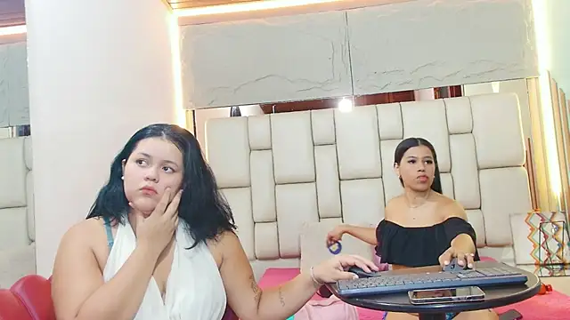 Snapshot of KatANDfer chatting on 07/19/26, 01:48 KatANDfer online show from 07/19/26, 01:48