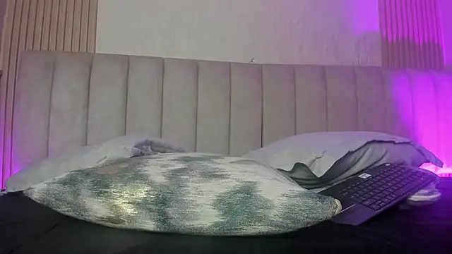 julimonroe  online show from 07/09/26, 01:09