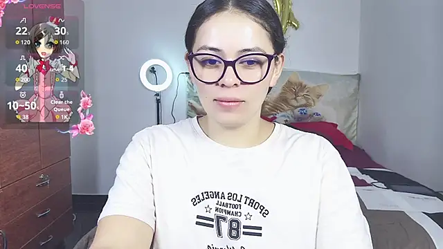 Snapshot of Aeseelia chatting on 06/11/26, 02:53 Aeseelia online show from 06/11/26, 02:53