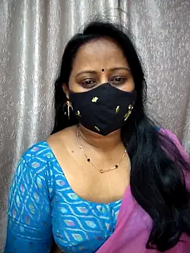 Snapshot of Nithya_ chatting on 06/21/26, 05:59 Nithya online show from 06/21/26, 05:59