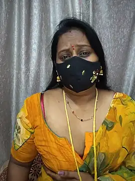 Snapshot of Nithya_ chatting on 07/10/26, 07:01 Nithya online show from 07/10/26, 07:01