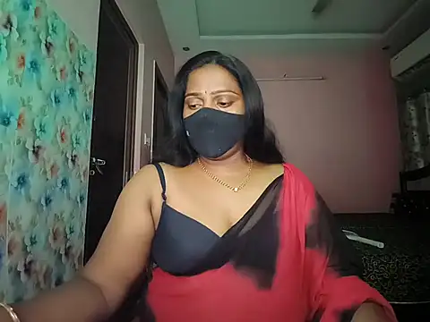 Snapshot of Meenakshy chatting on 07/08/26, 03:05 Meenakshy online show from 07/08/26, 03:05