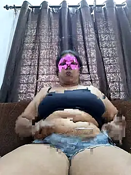 Snapshot of Hot_Sreeja_Tamil chatting on 07/15/26, 06:51 Hot Sreeja Tamil online show from 07/15/26, 06:51