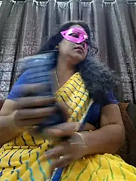 Snapshot of Hot_Sreeja_Tamil chatting on 08/04/26, 04:26 Hot Sreeja Tamil online show from 08/04/26, 04:26
