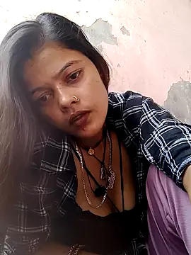 Snapshot of Hot_bhabi0123 chatting on 06/27/26, 04:28 Hot bhabi0123 online show from 06/27/26, 04:28