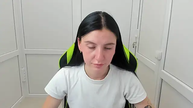 Snapshot of PatteMeoww chatting on 07/17/26, 12:45 PatteMeoww online show from 07/17/26, 12:45