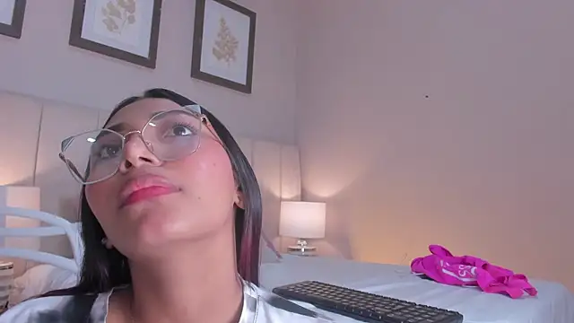 Snapshot of vanessa__stp chatting on 06/25/26, 06:34 vanessa stp online show from 06/25/26, 06:34