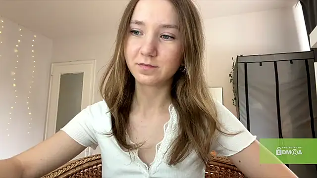 Snapshot of smalllisa chatting on 06/30/26, 03:46 smalllisa online show from 06/30/26, 03:46
