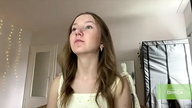 Snapshot of smalllisa chatting on 07/04/26, 04:13 smalllisa online show from 07/04/26, 04:13