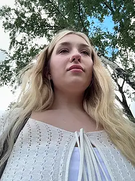 Snapshot of Polly_Pop chatting on 06/22/26, 10:45 Polly Pop online show from 06/22/26, 10:45