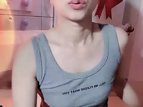 Snapshot of -Lylyn- chatting on 06/10/26, 06:12 -Lylyn- online show from 06/10/26, 06:12