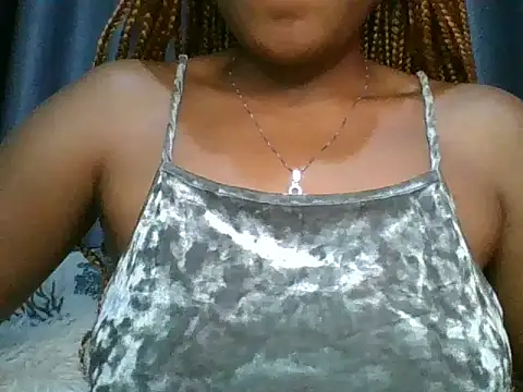 Snapshot of CreamyQueen254 chatting on 07/17/26, 07:52 CreamyQueen254 online show from 07/17/26, 07:52