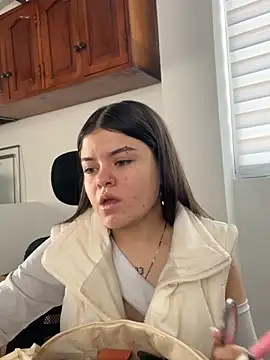 Snapshot of Camila_Duarte_2 chatting on 06/09/26, 01:23 Camila Duarte 2 online show from 06/09/26, 01:23