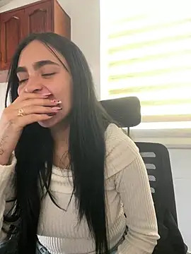 Sara fernandez- online show from 07/06/26, 02:14