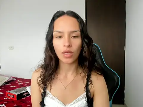 Snapshot of Megan_blue__ chatting on 07/19/26, 07:17 Megan blue online show from 07/19/26, 07:17