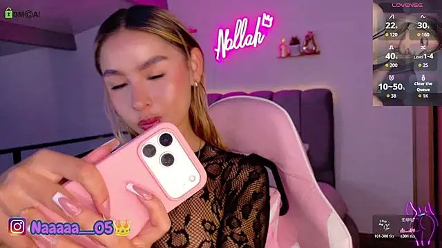 Snapshot of Nallah__ chatting on 06/11/26, 01:42 Nallah online show from 06/11/26, 01:42