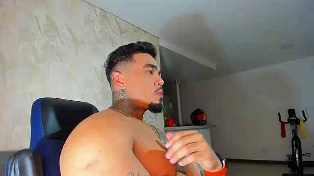ZeusStrong 1 online show from 06/05/26, 03:35