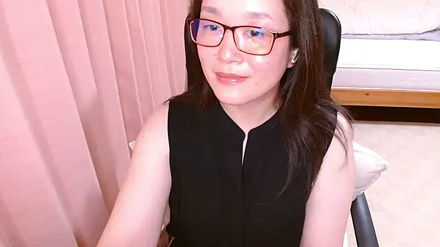 Snapshot of LENA-xo chatting on 07/02/26, 04:02 LENA-xo online show from 07/02/26, 04:02