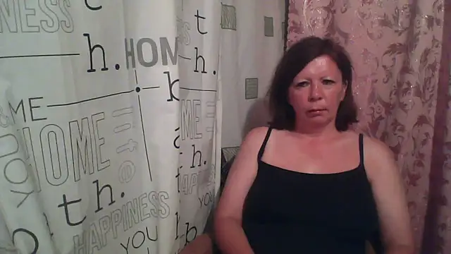 Snapshot of Schastlivaya43 chatting on 07/02/26, 03:45 Schastlivaya43 online show from 07/02/26, 03:45