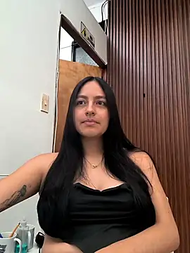 SophiCastro09  online show from 06/06/26, 12:32