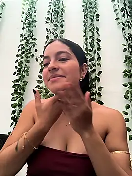 SophiCastro09  online show from 07/03/26, 02:23