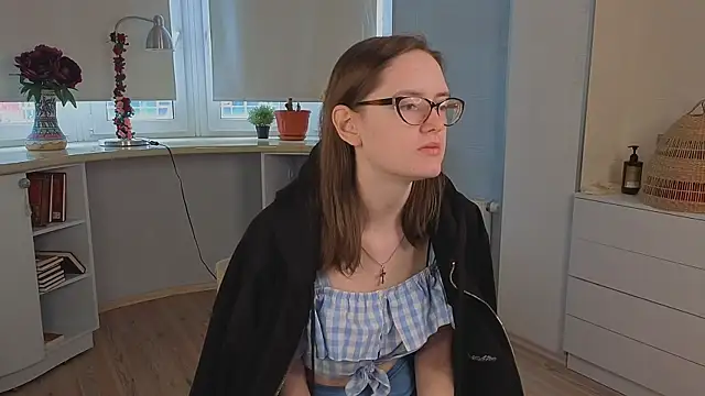 EstelaWeninger online show from 06/30/26, 04:02