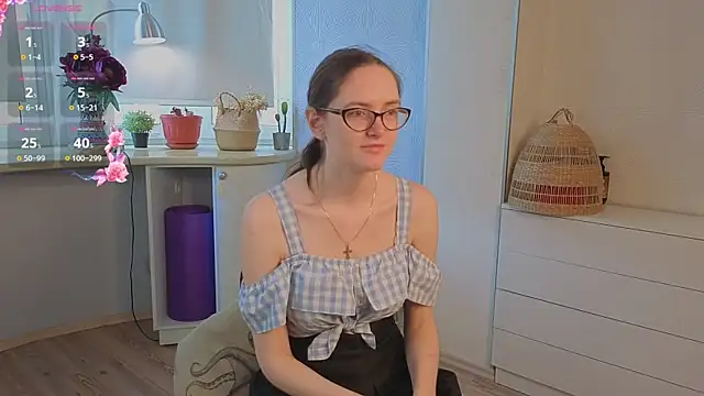 EstelaWeninger online show from 07/21/26, 04:04