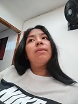 Snapshot of Amber_Herrera chatting on 06/22/26, 12:35 Amber Herrera online show from 06/22/26, 12:35