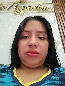 Snapshot of Amber_Herrera chatting on 07/17/26, 12:23 Amber Herrera online show from 07/17/26, 12:23