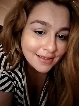 Snapshot of candice1994 chatting on 07/05/26, 07:43 candice1994 online show from 07/05/26, 07:43