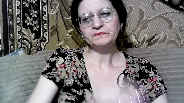 Snapshot of Dear_Annet chatting on 06/17/26, 06:31 Dear Annet online show from 06/17/26, 06:31
