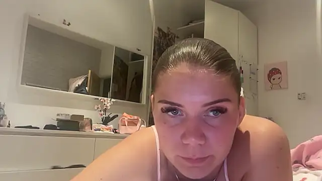 Snapshot of Melissamayy chatting on 07/18/26, 09:29 Melissamayy online show from 07/18/26, 09:29
